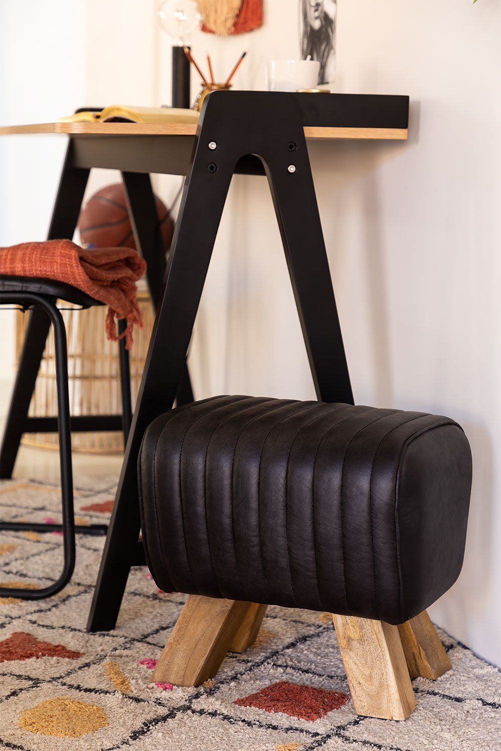 Low Leather  Stool Finda , gallery image 1