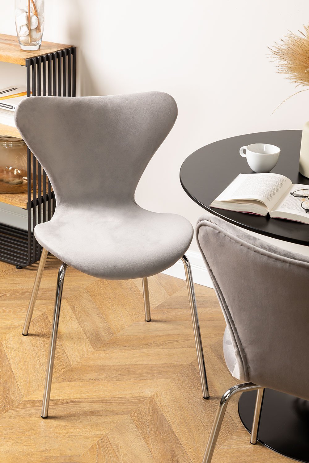 Stackable Dining Chair in Velvet Uit Style, gallery image 1