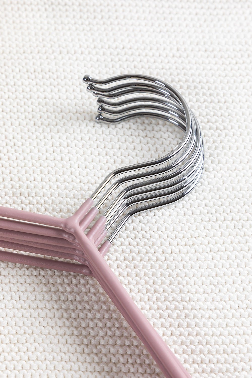 Set of 6 Anttal Kids metal hangers, gallery image 3