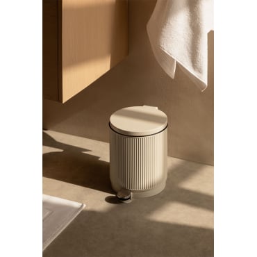 Eva Solo Citadel – Pattumiera A Pedale 5 Litri – Colore Nero – Design Compatto Per Cucina, Bagno E Ufficio – Green Tools