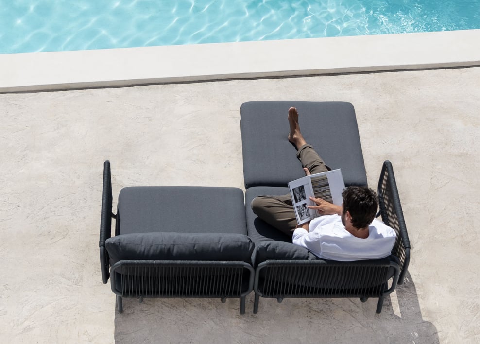 Divano da giardino componibile in 2 pezzi con 2 poltrone angolari e pouf Roubly