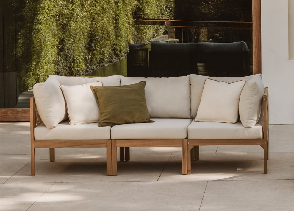 Divano modulare da giardino a 3 pezzi con braccioli in legno di acacia Branson
