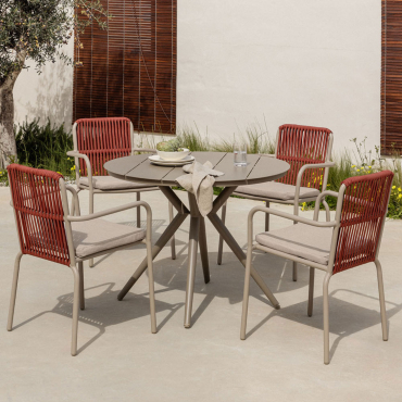 Set Tavolo Rotondo Ø100 Cm Valerie E 4 Sedie Da Giardino Con Braccioli In Alluminio Alberta Marrone Moka & Tetto Rosso - Sklum