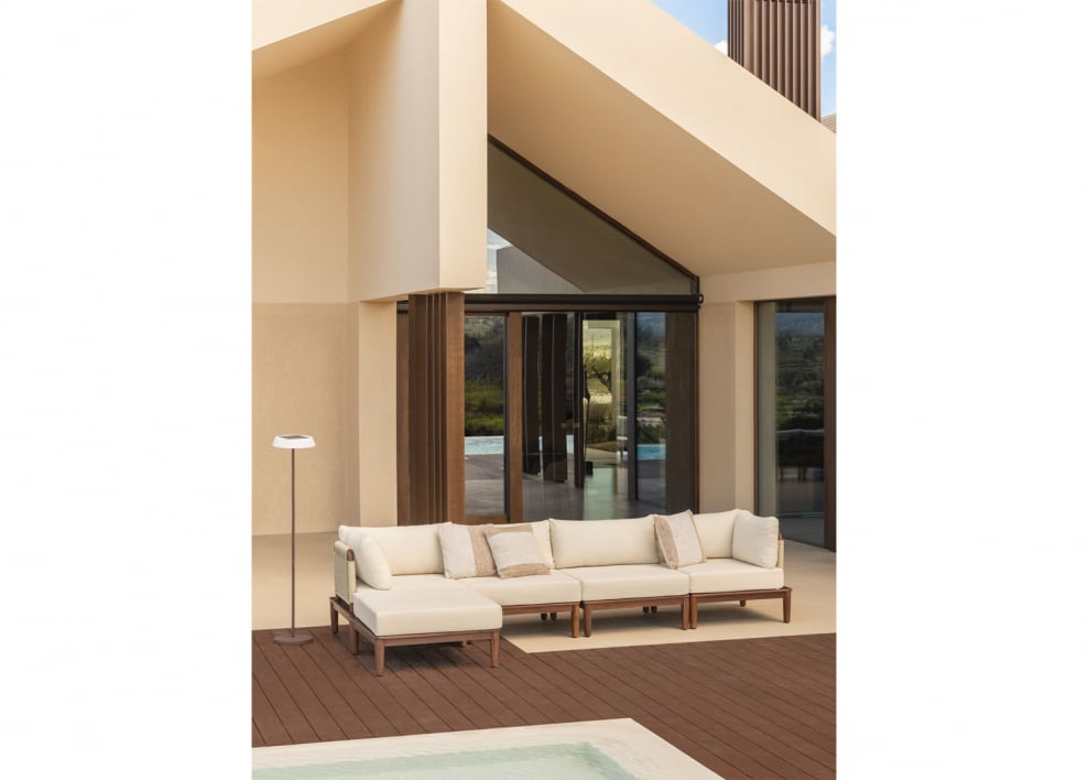 Divano da giardino componibile Giulia 4 pezzi con 2 poltrone angolari e pouf in acacia - Marrone acacia scuro