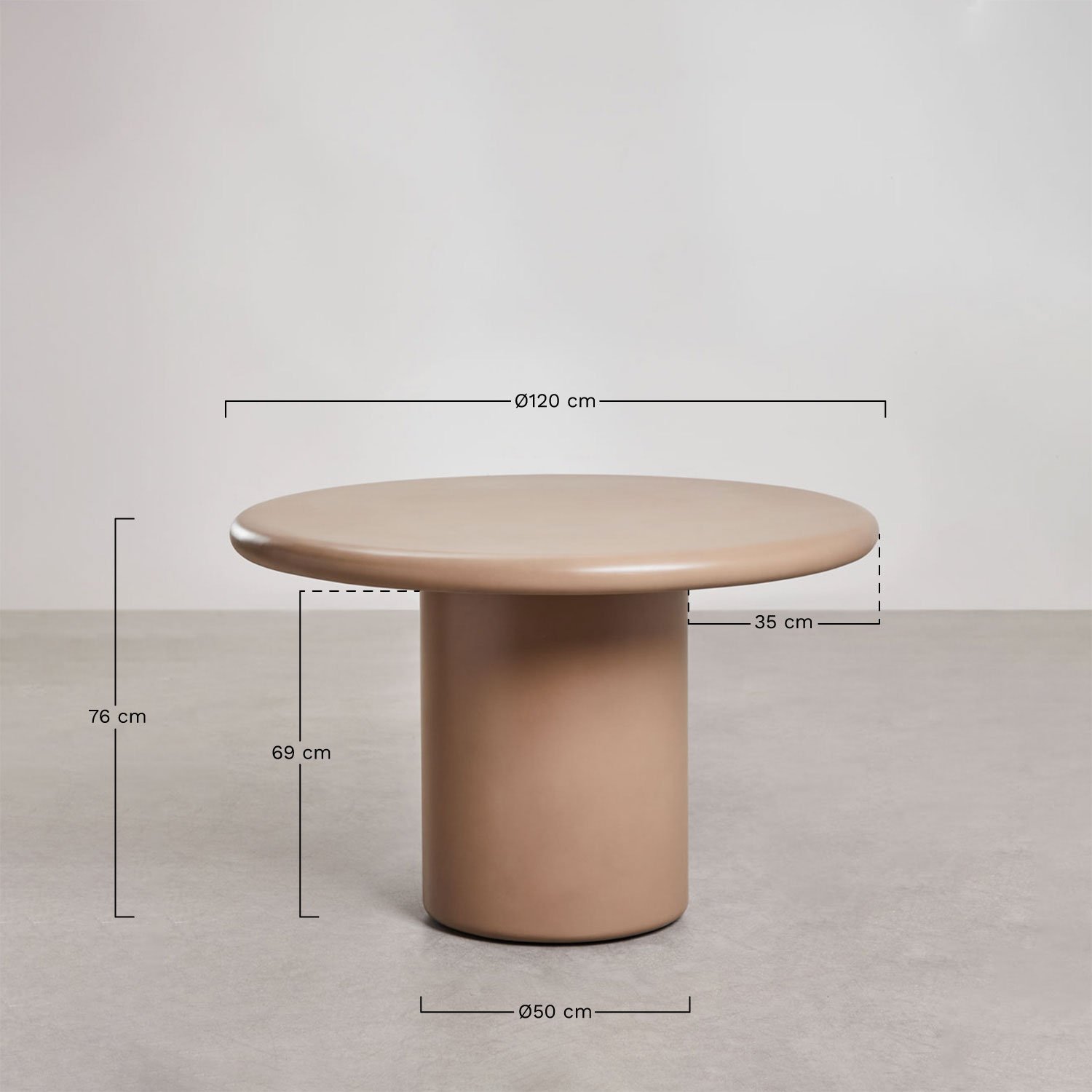 Set composto da un tavolo rotondo da 120 cm in cemento Namara e 4 sedie da giardino con braccioli in alluminio e corda intreccia, MISURE