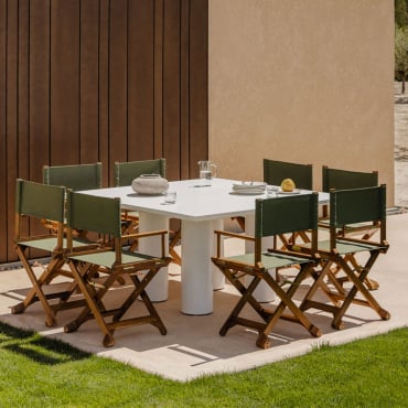 Set Composto Da Tavolo Quadrato 150x150 Cm In Cemento Lisbona E 8 Sedie Da Regista Pieghevoli Da Giardino In Legno Ridley Verde Olivastro Intenso -