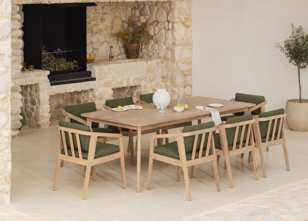 Set tavolo rettangolare 220x100 cm e 8 sedie da giardino in legno di acacia Kaela