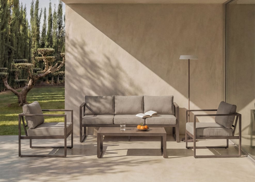 Set da giardino con divano 3 posti, 2 poltrone e tavolino in alluminio Lipov