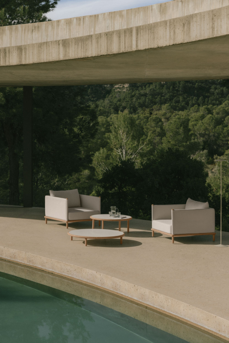 Set da giardino con 2 poltrone e 2 tavolini rotondi in legno di acacia Olivia - Gardenia Bianco