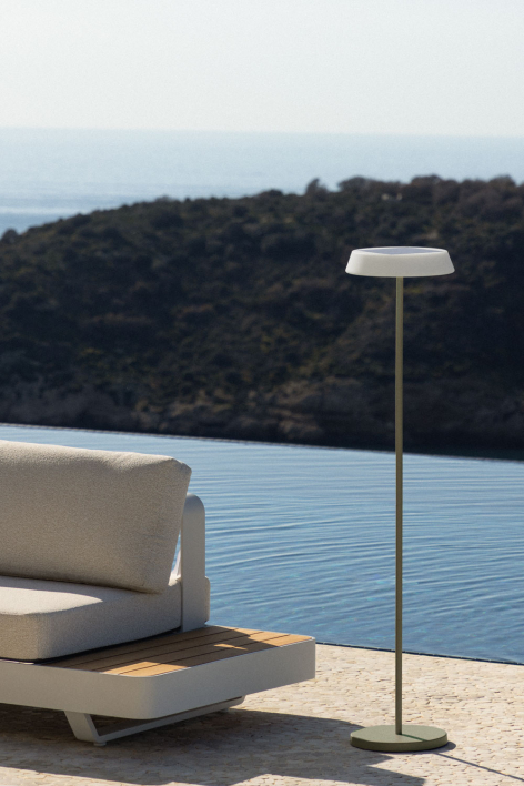 Lampada da terra solare LED wireless per esterni in polietilene e ferro Ulenia