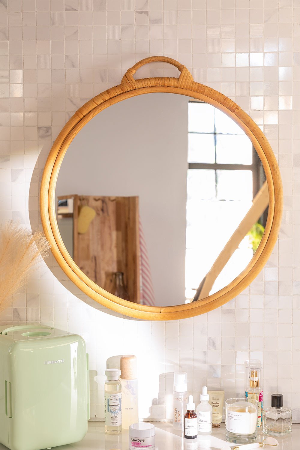 Specchio da parete rotondo in rattan (Ø53,5 cm) Daro, immagine della galleria 1