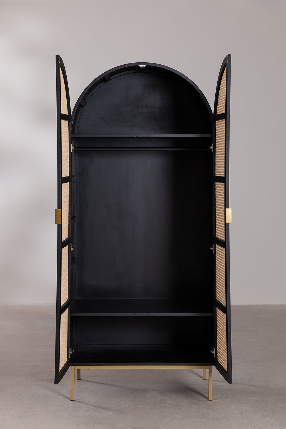 Armadio in legno Enrick, immagine della galleria 6