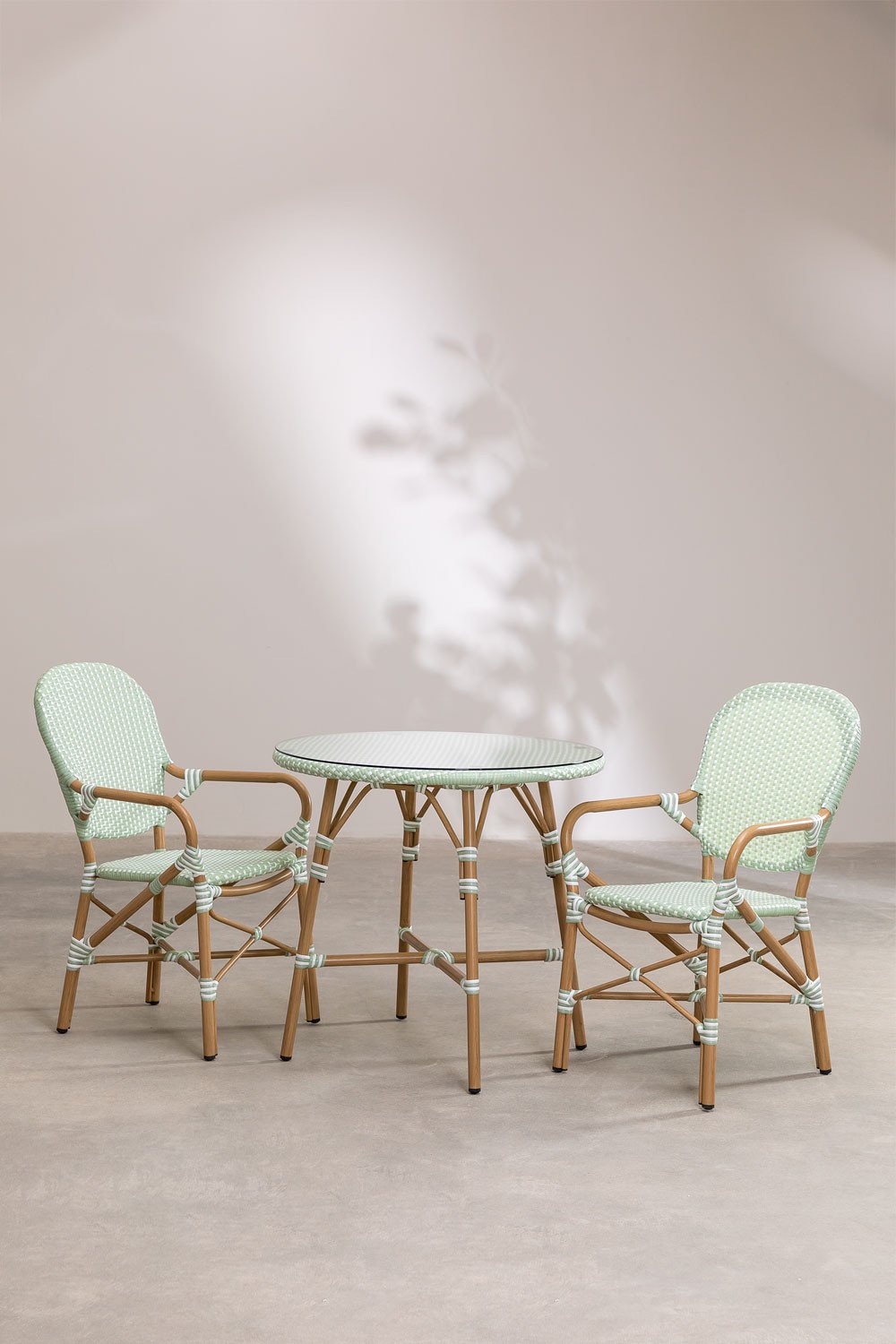 Set tavolo rotondo (Ø80 cm) e 2 sedie in vimini sintetico Alisa Bistro, immagine della galleria 1