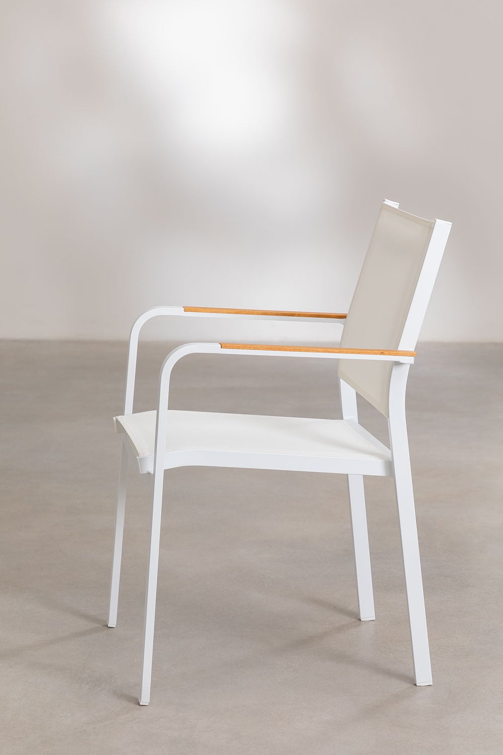 Set da tavolo quadrato 90x90 cm in legno di eucalipto Archer Classic e 4 sedie da giardino impilabili in alluminio Archer, immagine della galleria 8