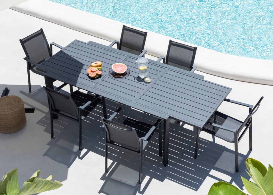 Set tavolo allungabile Starmi (180 - 240 cm) e 6 sedie da giardino Eika