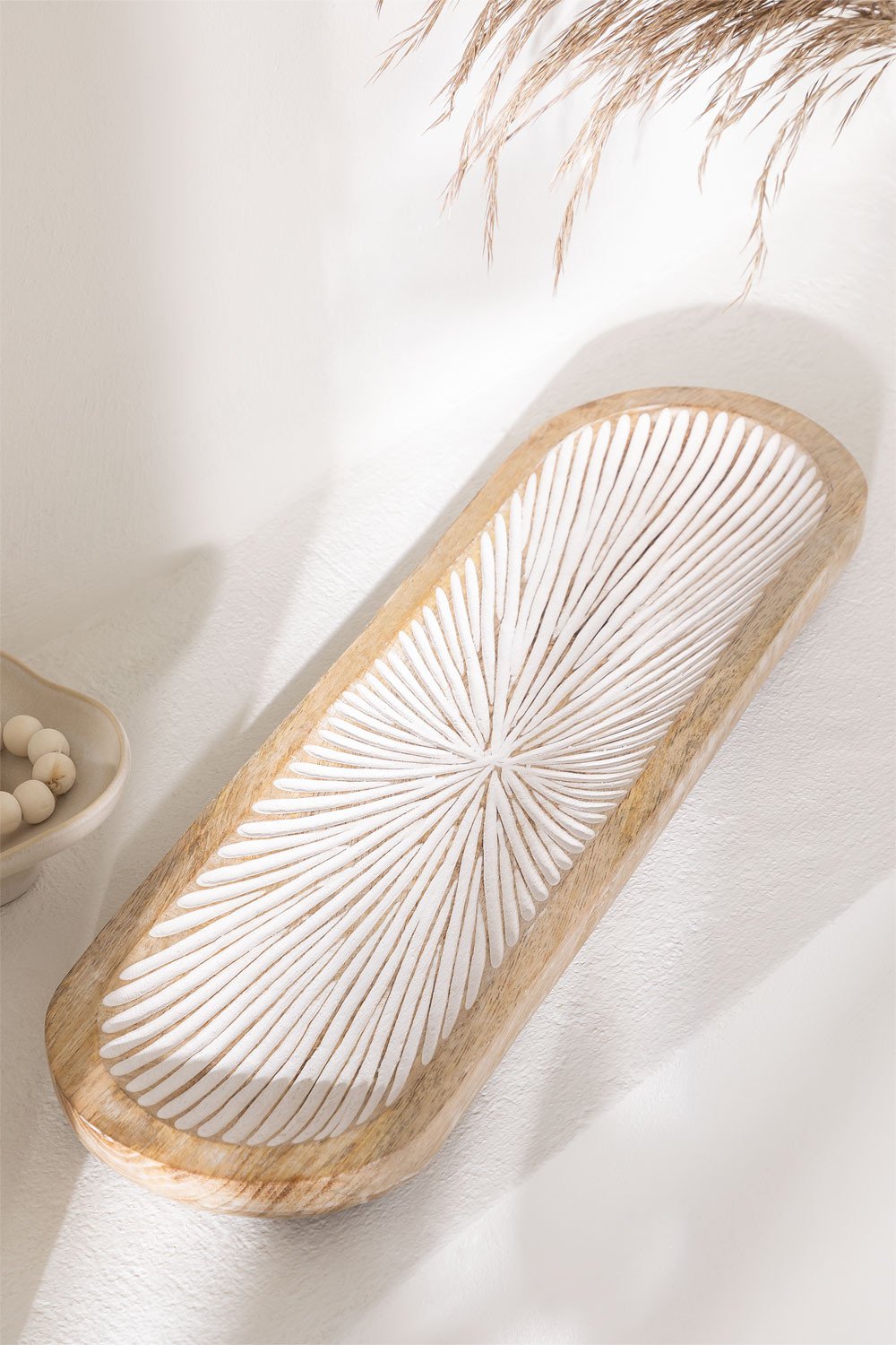 Vassoio decorativo in legno di mango Nabordi, immagine della galleria 1
