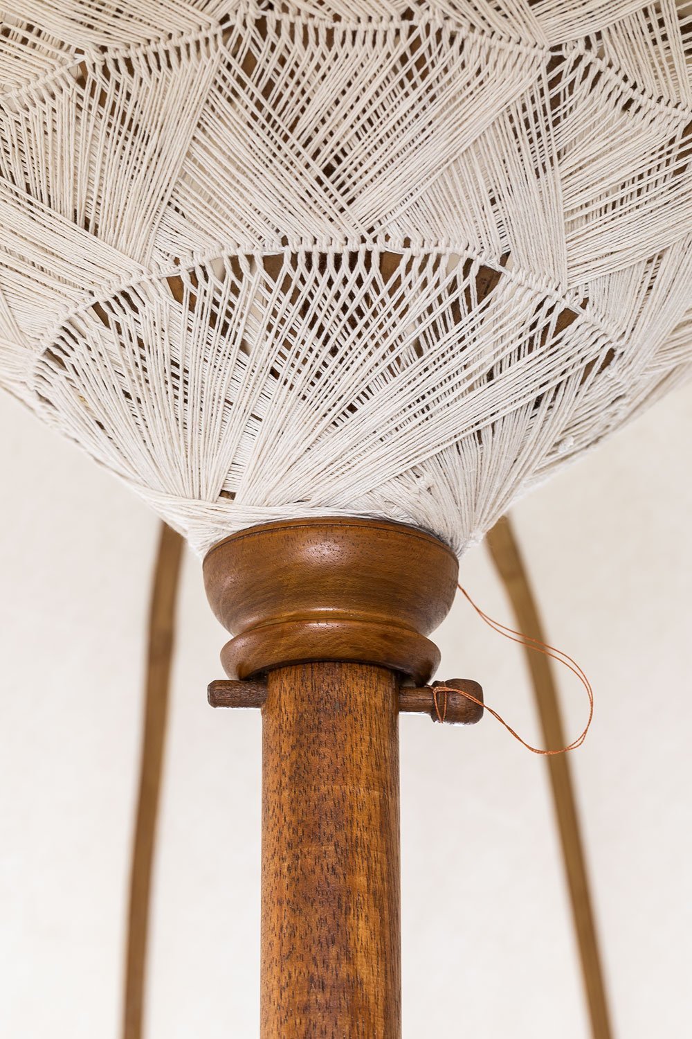 Ombrellone Ø186 cm in tessuto Orongo e legno, immagine della galleria 7