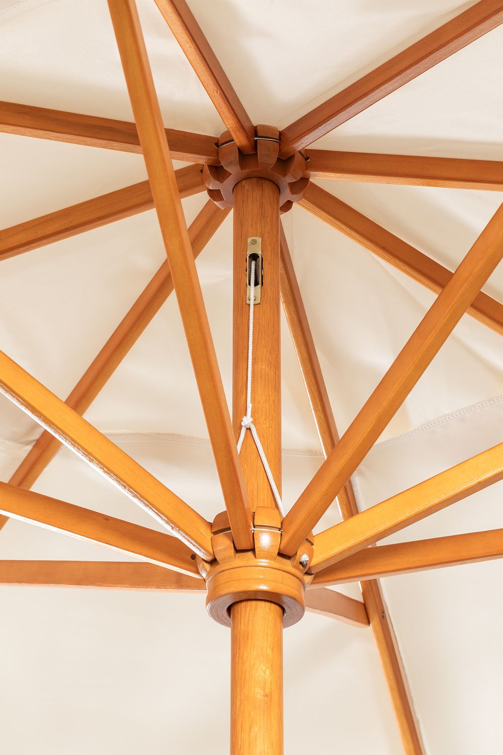 Ombrellone Ø290 cm in tessuto e legno Cretas, immagine della galleria 5