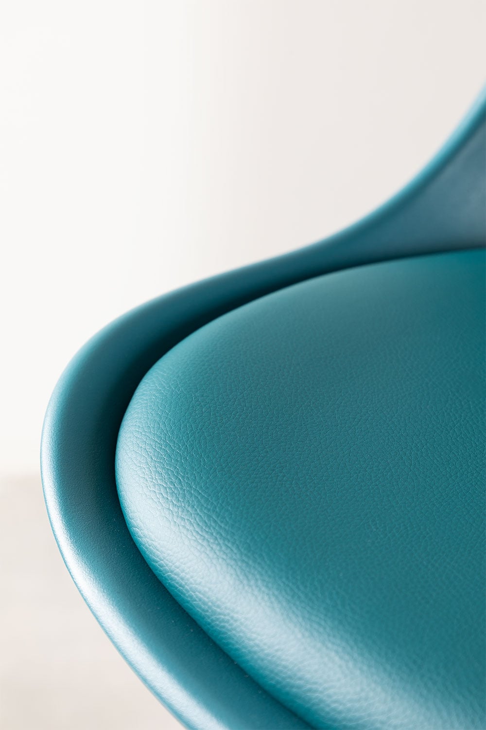 Pack di 4 sgabelli alti 75 cm con cuscino in similpelle blu turchese intenso Nordic, immagine della galleria 5