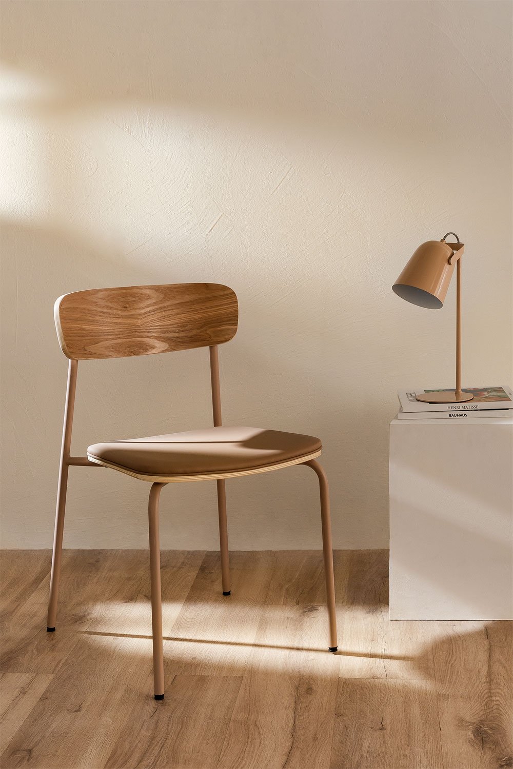 Confezione da 2 sedie da pranzo impilabili in similpelle Wilpier, immagine della galleria 1