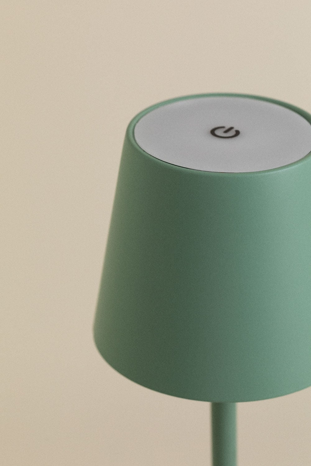 Lampada da tavolo LED wireless in ferro Bolvir, immagine della galleria 5