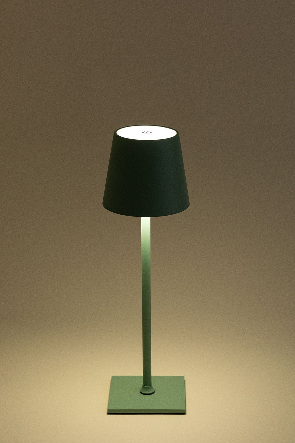 Lampada da tavolo LED wireless in ferro Bolvir, immagine della galleria 3