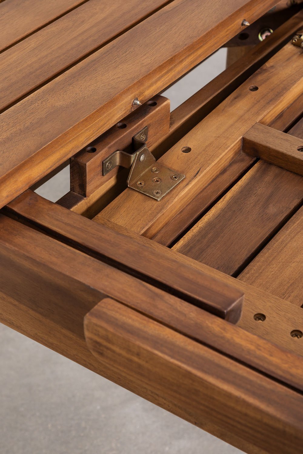 Tavolo da giardino rotondo 100-135x100 cm allungabile in legno di mogano Tenay, immagine della galleria 6