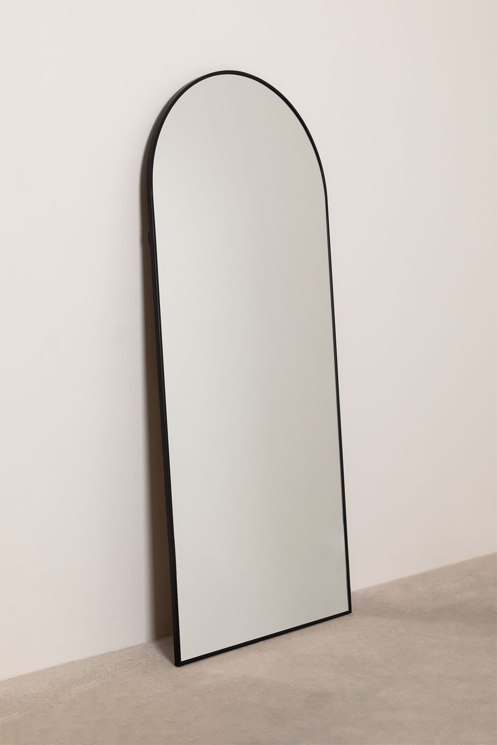 Specchio da parete in metallo Belm, immagine della galleria 1