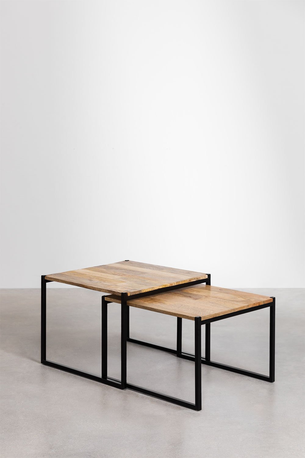 Tavolini impilabili in legno riciclato Emet, immagine della galleria 1