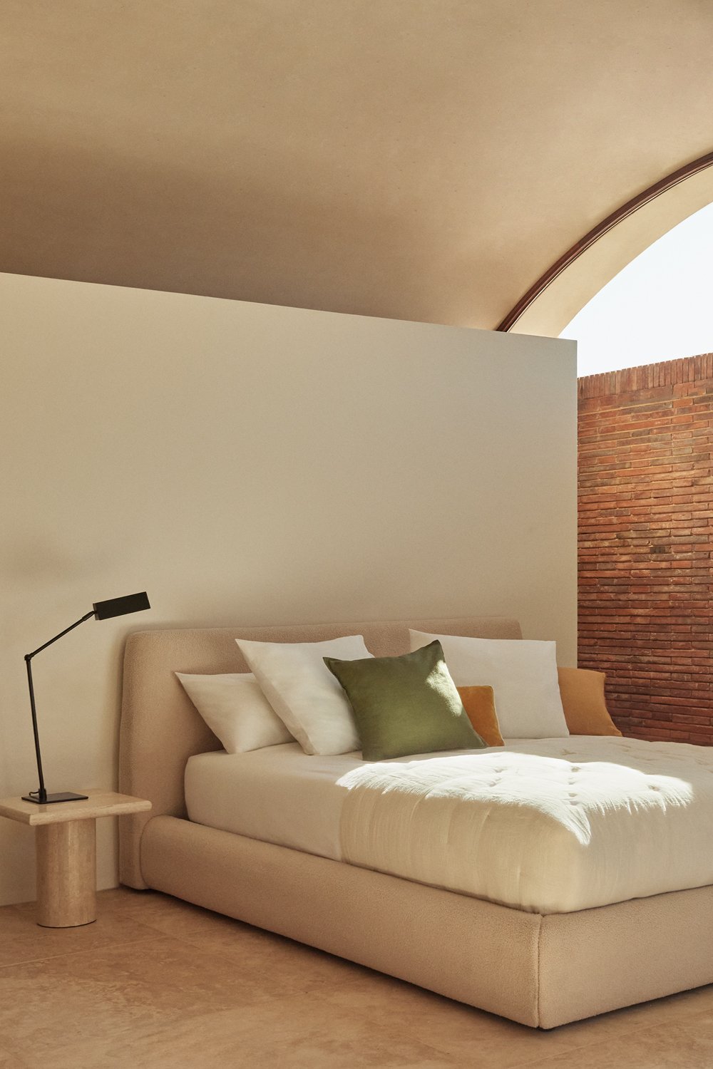 Letto con contenitore in ciniglia Norena, immagine della galleria 1