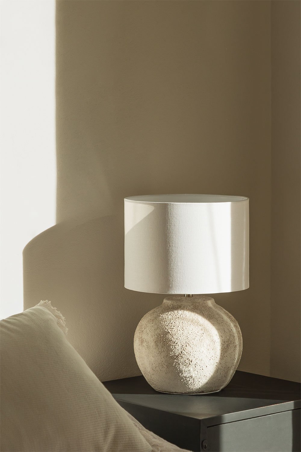 Lampada da tavolo Aloia in lino e terracotta, immagine della galleria 1