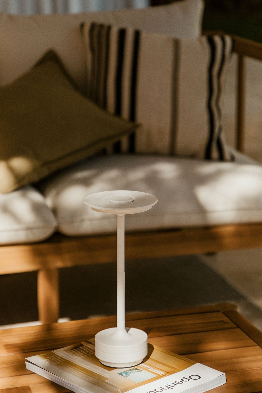 Lampada da tavolo da esterno LED senza fili Rivkin, immagine della galleria 1