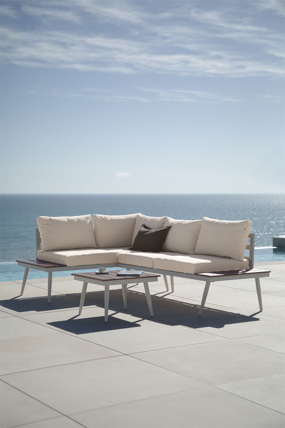 Set da giardino con divano angolare a 4 posti e tavolino in alluminio e legno Nadi, immagine della galleria 1