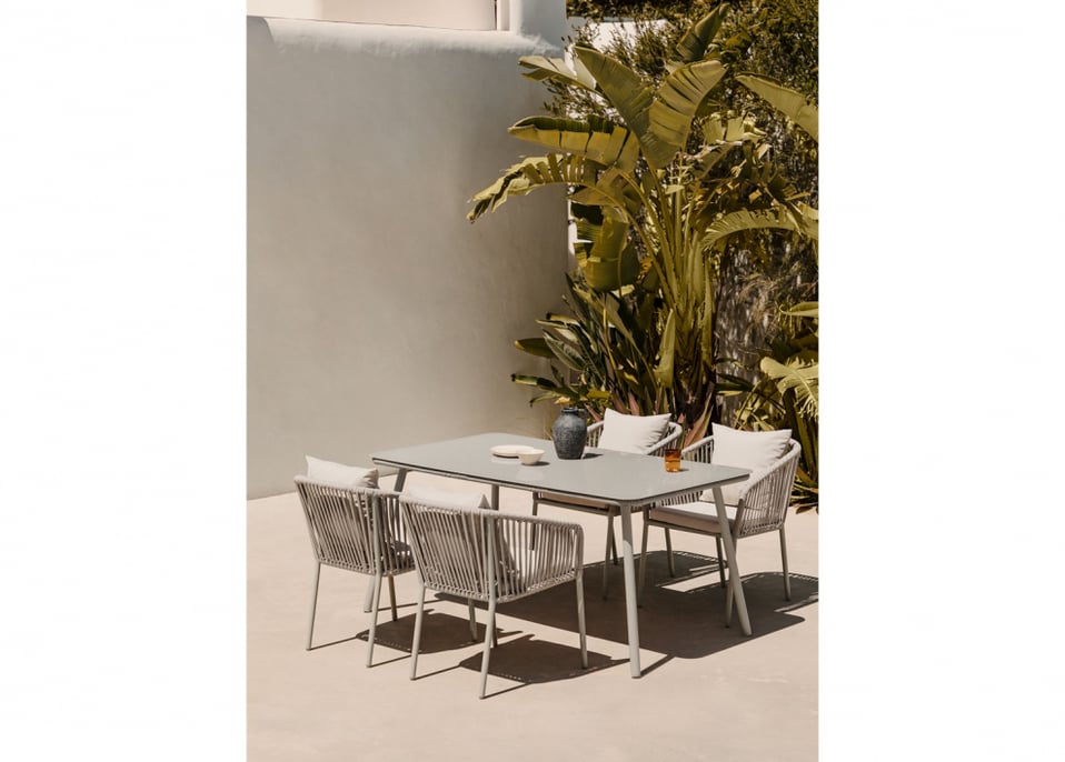 Set tavolo rettangolare (160x90 cm) e 4 sedie da giardino Arhiza Supreme