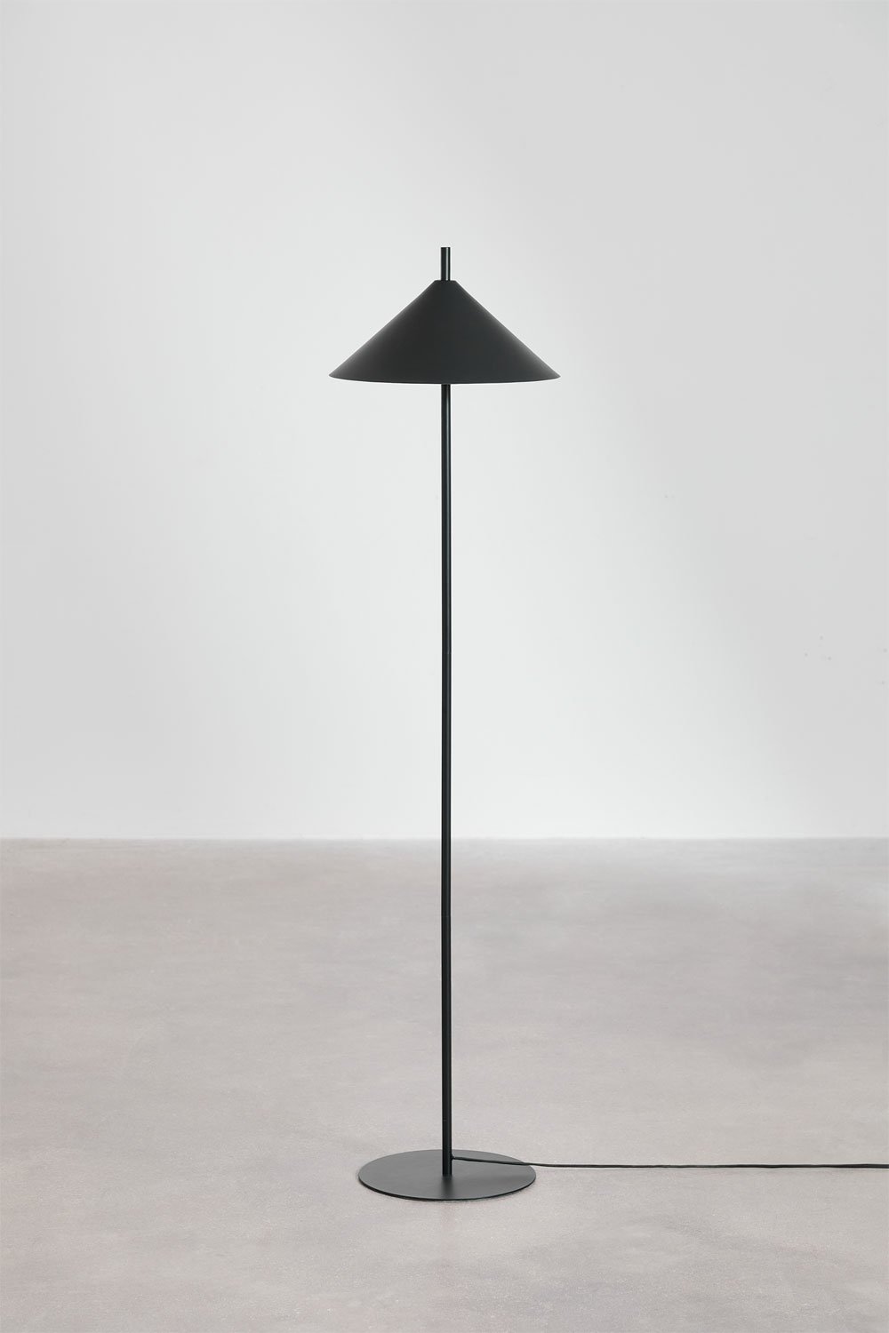 Lampada da terra Hilma Design in metallo, immagine della galleria 1
