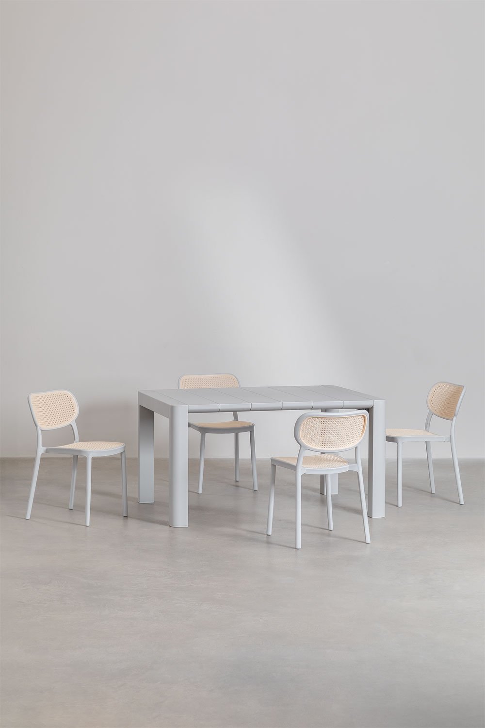 Set tavolo rettangolare Arnadine (140x100 cm) e 4 sedie da pranzo impilabili Omara, immagine della galleria 1