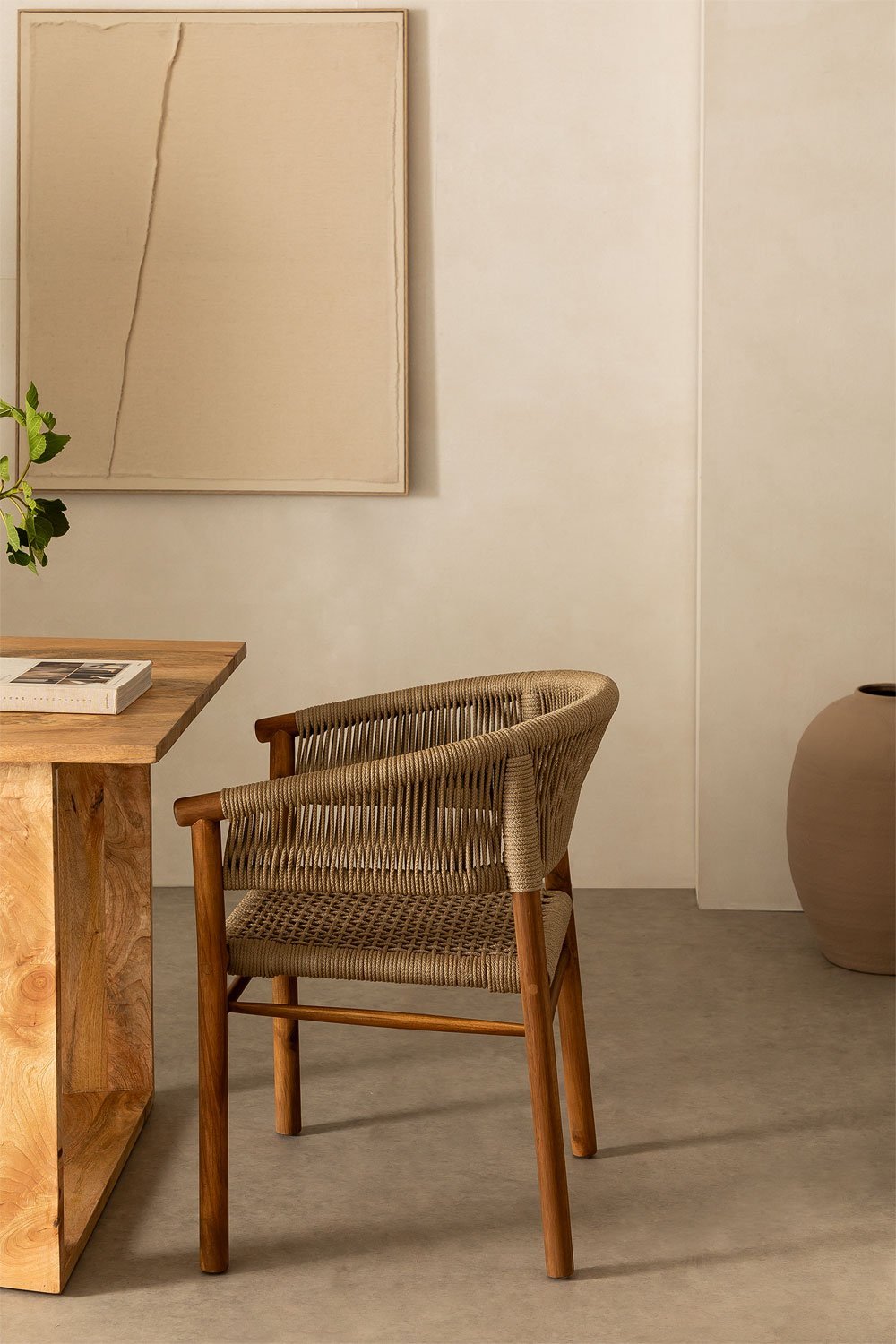 Sedia da pranzo classica Tenay in legno di acacia e corda intrecciata con braccioli, immagine della galleria 1