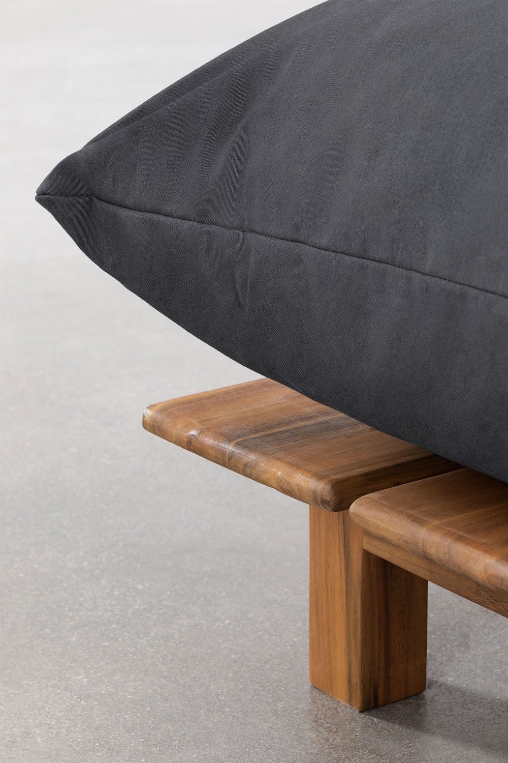 Pouf in legno di acacia Brina, immagine della galleria 2