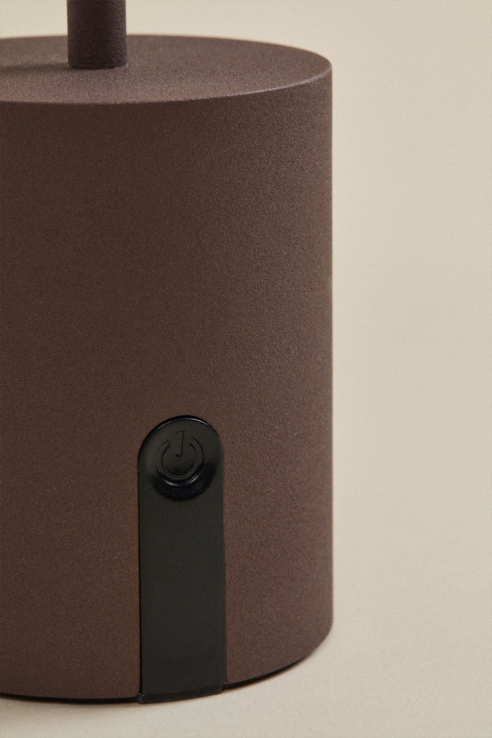 Lampada da tavolo LED wireless in alluminio Uliana, immagine della galleria 5