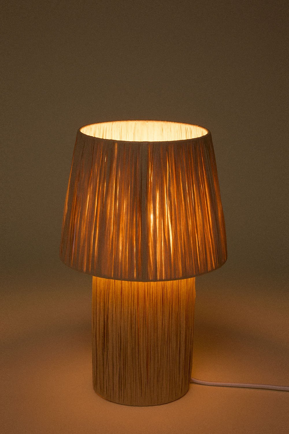 Lampada da tavolo in carta Nironalde, immagine della galleria 4