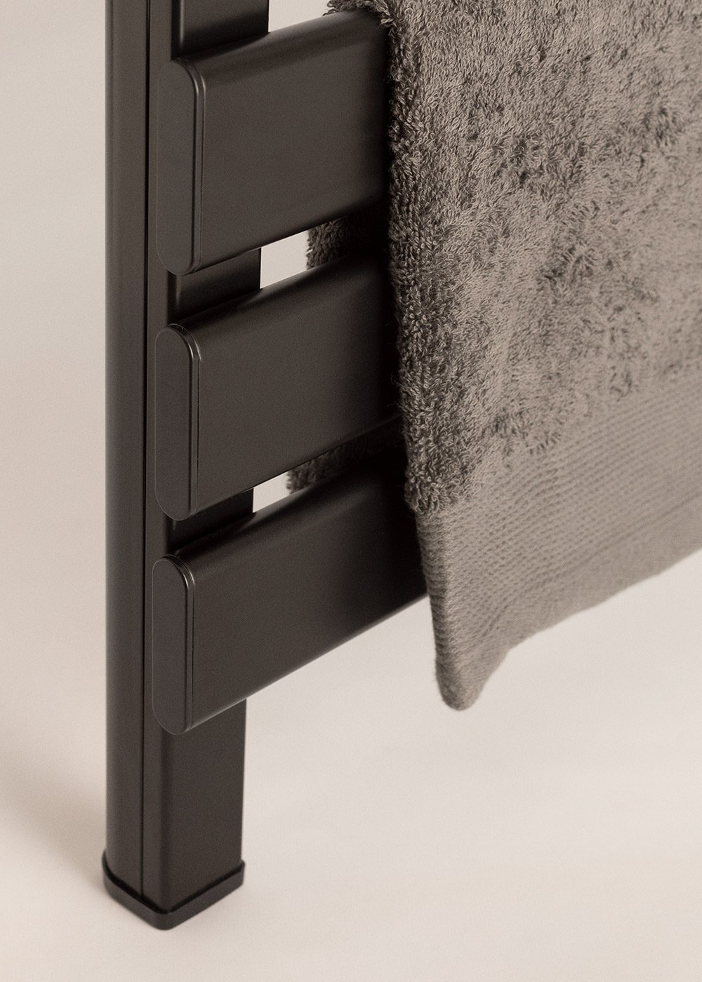 CREATE - WARM TOWEL MINI - Scaldasalviette elettrico da pavimento o da parete 150W, immagine della galleria 6