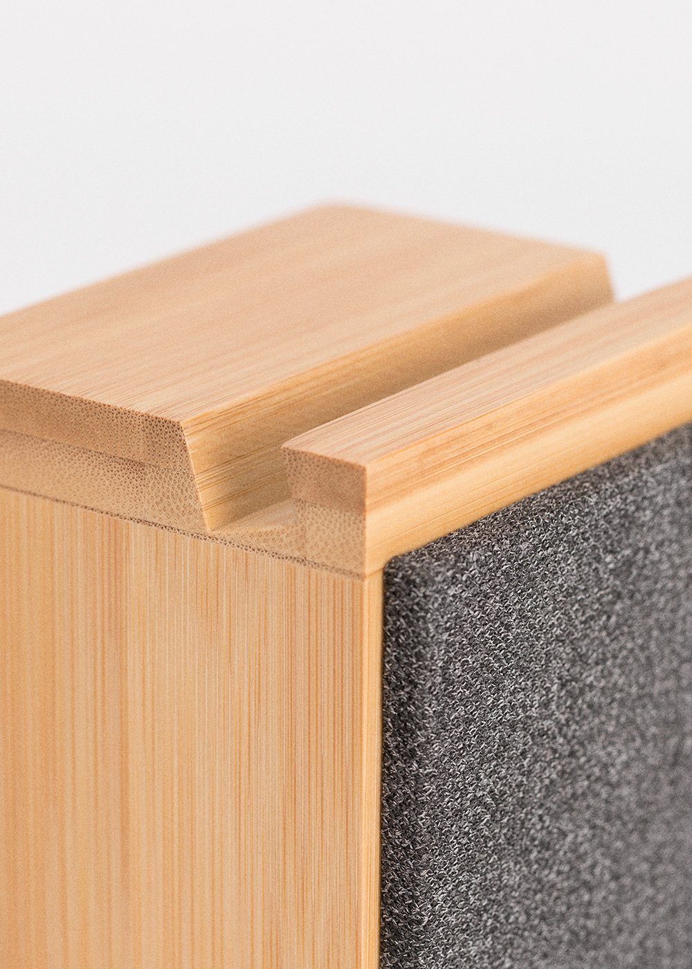 CREATE - SPEAKER MINI PRO BAMBOO - Altoparlante Speaker Bluetooth in bambù con supporto per smartphone, immagine della galleria 7