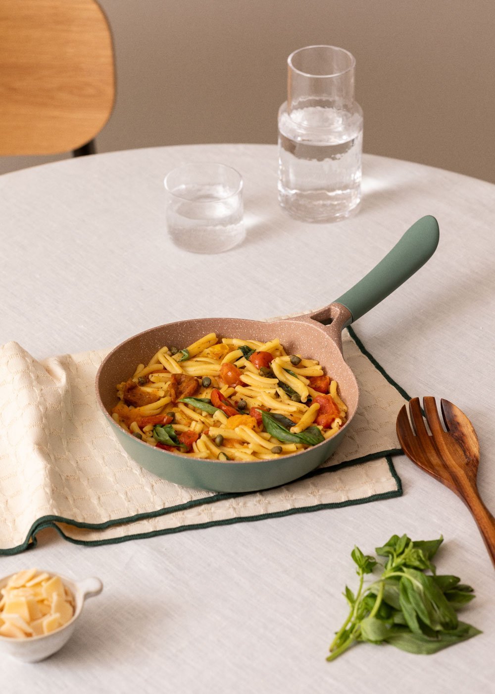 CREATE - Batteria da cucina 3 padelle PAN STUDIO in alluminio fuso con manici in bachelite, immagine della galleria 2