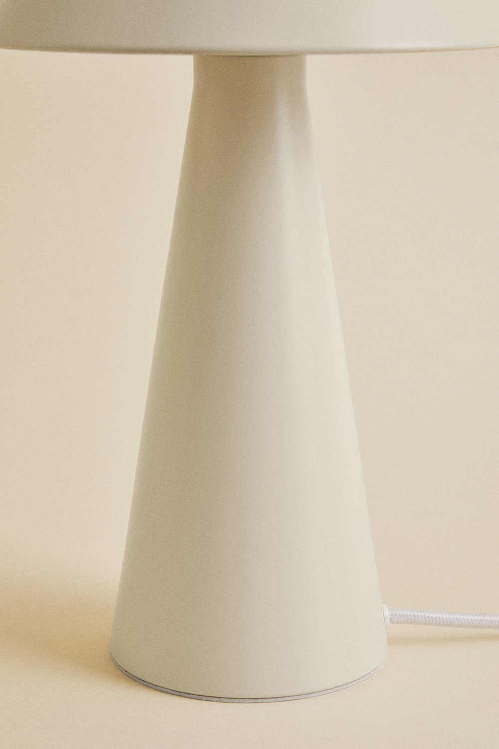 Lampada da tavolo in ferro Silenora, immagine della galleria 5