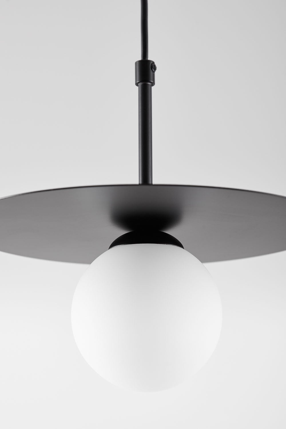 Lampada a sospensione da soffitto con sfera di cristallo Jorien, immagine della galleria 4