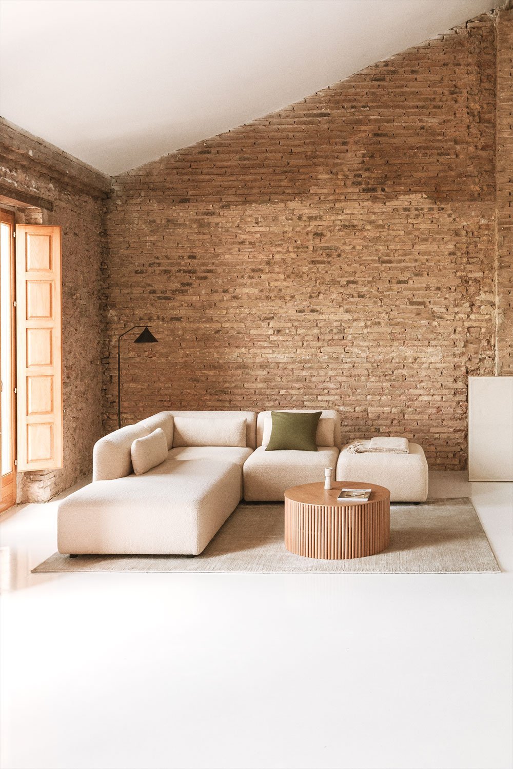 Divano angolare componibile in 3 pezzi con chaise longue sinistra e pouf Fogler, immagine della galleria 1