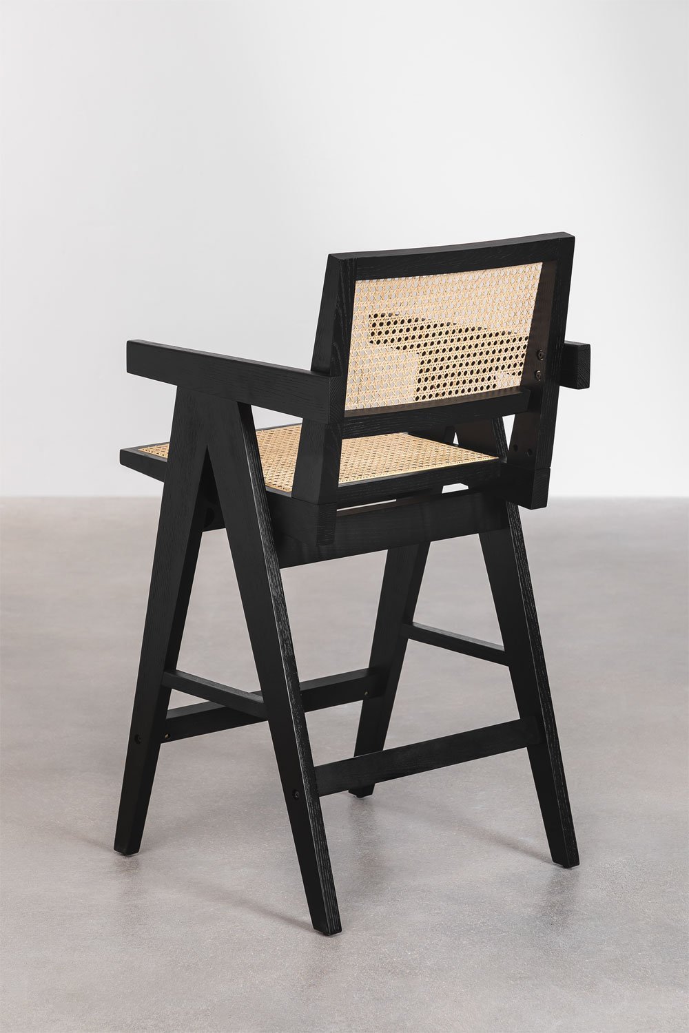 Confezione da 2 sgabelli alti Lali 65 cm in legno di frassino e rattan, immagine della galleria 4