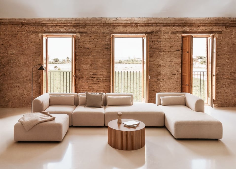 Divano componibile chaise longue destra in 4 pezzi con daybed e pouf Fogler - Ciniglia Crema Beige