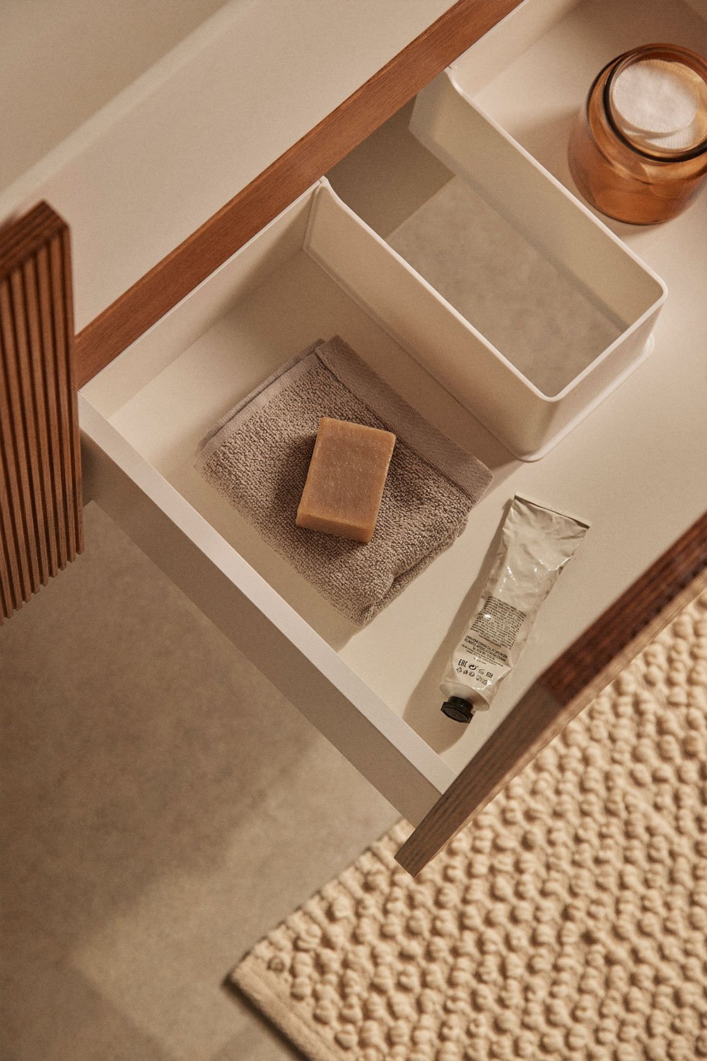 Set mobili da bagno Fiore in legno con lavabo integrato, immagine della galleria 2