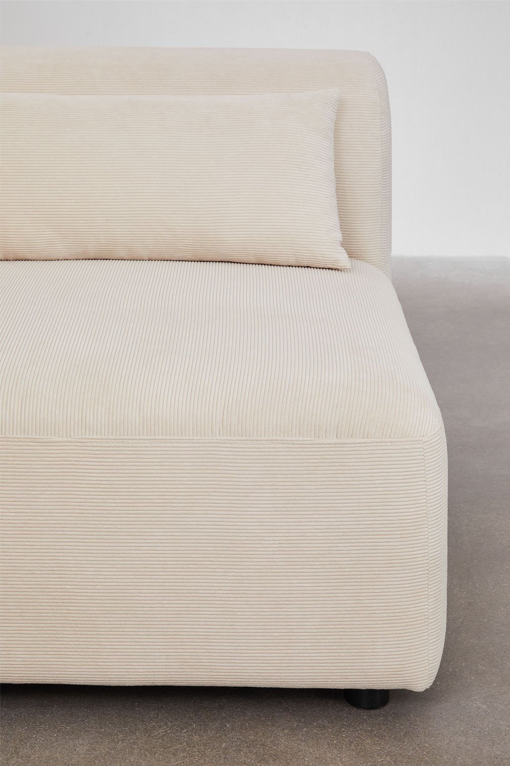 Divano angolare componibile in 3 pezzi con chaise longue destra e pouf Fogler, immagine della galleria 5